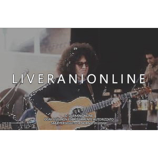 DIAP-RETROSPETTIVA ANGELO BRANDUARDI CANTANTE NELLA FOTO ANGELO BRANDUARDI NELL\'ANNO 1982 AG ALDO LIVERANI SAS