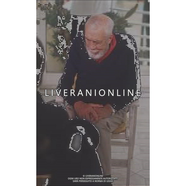 DIAP-RETROSPETTIVA JOHN HUSTIN ATTORE NELLA FOTO JOHN HUSTON A CANNES NELL\'ANNO 1984 AG ALDO LIVERANI SAS