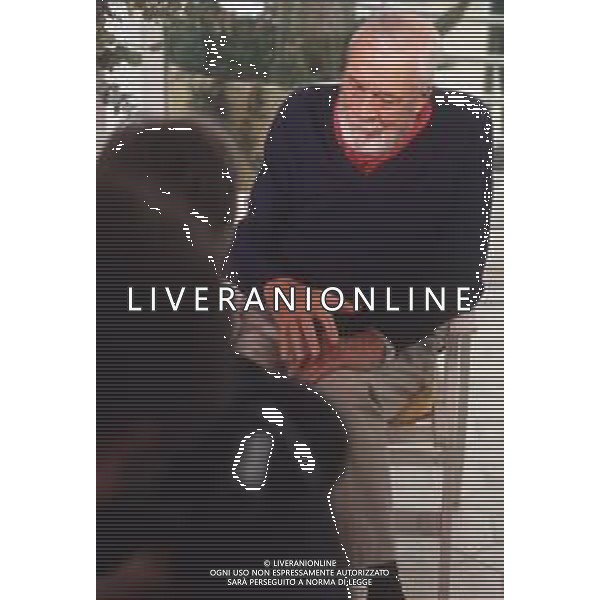 DIAP-RETROSPETTIVA JOHN HUSTIN ATTORE NELLA FOTO JOHN HUSTON A CANNES NELL\'ANNO 1984 AG ALDO LIVERANI SAS