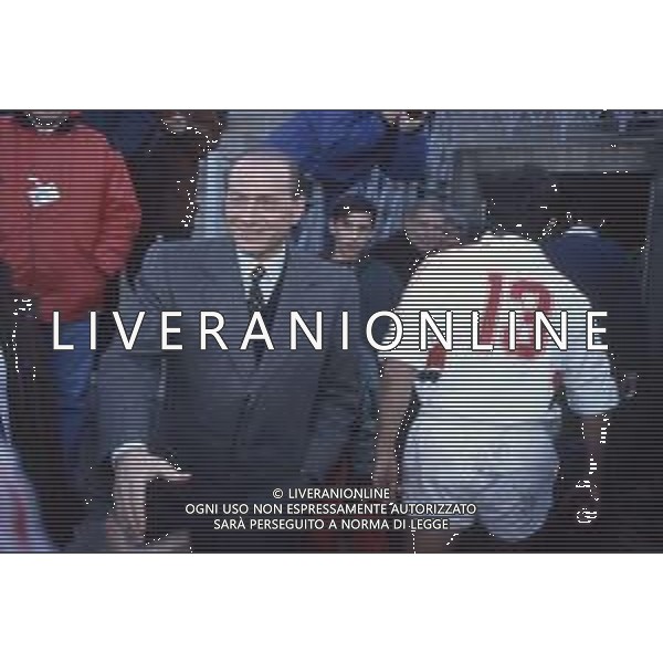 DIAP-RETROSPETTIVA SILVIO BERLUSCONI PRESIDENTE MILAN E PRESIDENTE RUGBY MEDIOLANUM NELLA FOTO SILVIO BERLUSCONI A MILANO NELL\'ANNO 1991-1992 IN VISITA ALLA SQUADRA DI RUGBY AG ALDO LIVERANI SAS