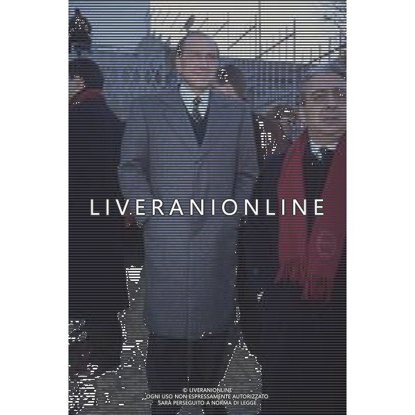 DIAP-RETROSPETTIVA SILVIO BERLUSCONI PRESIDENTE MILAN E PRESIDENTE RUGBY MEDIOLANUM NELLA FOTO SILVIO BERLUSCONI A MILANO NELL\'ANNO 1991-1992 IN VISITA ALLA SQUADRA DI RUGBY AG ALDO LIVERANI SAS