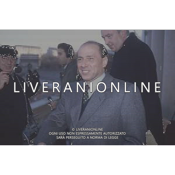 DIAP-RETROSPETTIVA SILVIO BERLUSCONI PRESIDENTE MILAN E PRESIDENTE RUGBY MEDIOLANUM NELLA FOTO SILVIO BERLUSCONI A MILANO NELL\'ANNO 1991-1992 IN VISITA ALLA SQUADRA DI RUGBY AG ALDO LIVERANI SAS