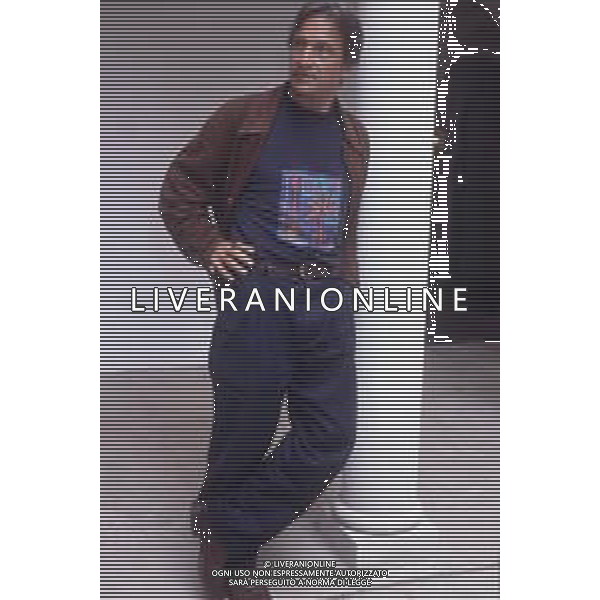 DIAP-RETROSPETTIVA VITTORIO MEZZOGIORNO ATTORE NNELLA FOTO VITTORIO MEZZOGIORNO A MILANO NELL\'ANNO 1991 AG ALDO LIVERANI SAS