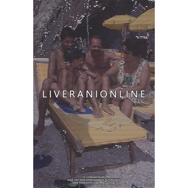 DIAP-RETROSPETTIVA SALVATORE CASCIO ATTORE NELLA FOTO SALVATORE CASCIO A TAORMINA NELL\'ANNO 1991 CON LA FAMIGLIA AG ALDO LIVERANI SAS