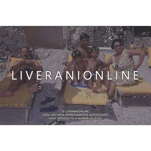 DIAP-RETROSPETTIVA SALVATORE CASCIO ATTORE NELLA FOTO SALVATORE CASCIO A TAORMINA NELL\'ANNO 1991 CON LA FAMIGLIA AG ALDO LIVERANI SAS