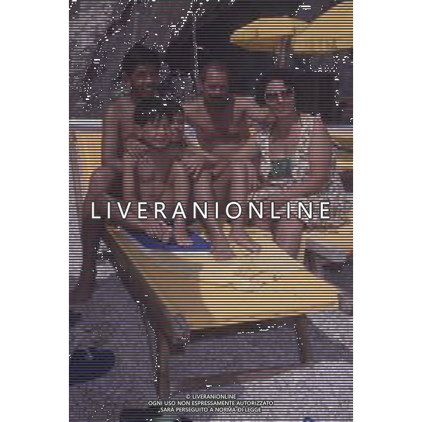 DIAP-RETROSPETTIVA SALVATORE CASCIO ATTORE NELLA FOTO SALVATORE CASCIO A TAORMINA NELL\'ANNO 1991 CON LA FAMIGLIA AG ALDO LIVERANI SAS
