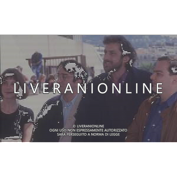 DIAP-RETROSPETTIVA ANN ROUSSELL ATTRICE NELLA FOTO ANN ROUSSELL A CANNES NELL\'ANNO 1991 CON SILVIO ORLANDO-NANNI MORETTI CAST DEL FILM “IL PORTABORSE “ AG ALDO LIVERANI SAS