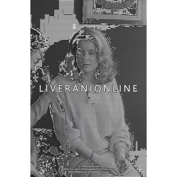 NEG-RETROSPETTIVA CATHERINE DENEUVE ATTRICE NELLA FOTO CATHERINE DENEUVE IN TERRAZZA MARTINI A MILANO ALLA PRESENTAZIONE DEL FILM “ULTIMO METRO“ IL GIORNO 10-04-1981 AG ALDO LIVERANI SAS