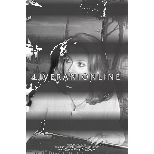 NEG-RETROSPETTIVA CATHERINE DENEUVE ATTRICE NELLA FOTO CATHERINE DENEUVE IN TERRAZZA MARTINI A MILANO ALLA PRESENTAZIONE DEL FILM “ULTIMO METRO“ IL GIORNO 10-04-1981 AG ALDO LIVERANI SAS