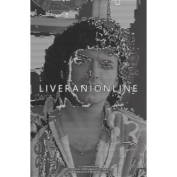 NEG-RETROSPETTIVA CRISTIANO MALGIOGLIO CANTANTE NELLA FOTO CRISTIANO MALGIOGLIO A MILANO IN TERRAZZA MARTINI NELL\'ANNO 1981 AG ALDO LIVERANI SAS