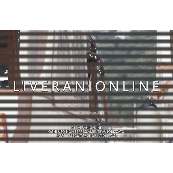 DIAP-RETROSPETTIVA ROGER MOORE ATTORE NELLA FOTO ROGER MOORE NELL\'ANNO 1985 AG ALDO LIVERANI SAS