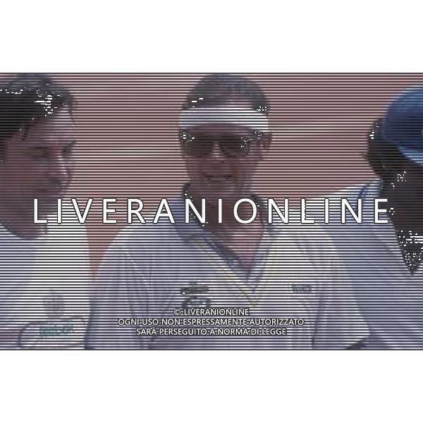 DIAP-RETROSPETTIVA ROGER MOORE ATTORE NELLA FOTO ROGER MOORE A MONTECARLO AL TORNEO DI TENNIS NELL\'ANNO 1988 AG ALDO LIVERANI SAS