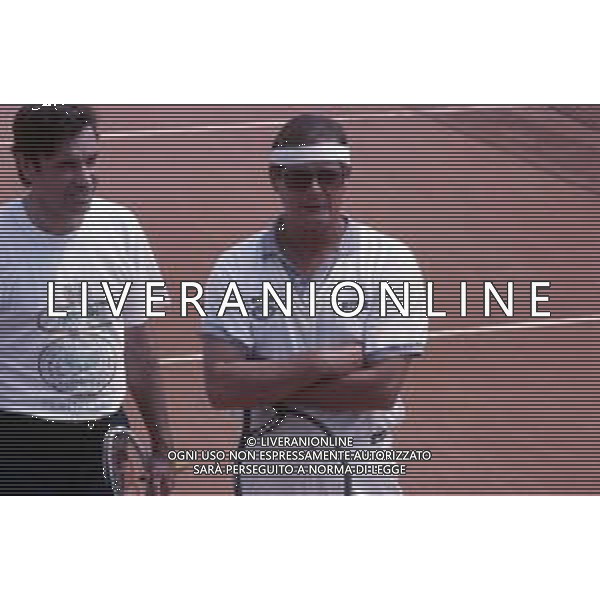 DIAP-RETROSPETTIVA ROGER MOORE ATTORE NELLA FOTO ROGER MOORE A MONTECARLO AL TORNEO DI TENNIS NELL\'ANNO 1988 AG ALDO LIVERANI SAS