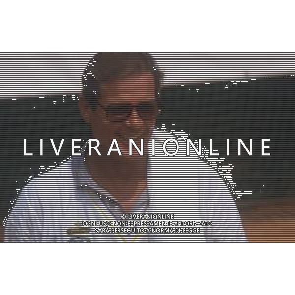 DIAP-RETROSPETTIVA ROGER MOORE ATTORE NELLA FOTO ROGER MOORE A MONTECARLO AL TORNEO DI TENNIS NELL\'ANNO 1988 AG ALDO LIVERANI SAS