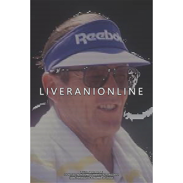 DIAP-RETROSPETTIVA ROGER MOORE ATTORE NELLA FOTO ROGER MOORE A MONTECARLO AL TORNEO DI TENNIS NELL\'ANNO 1988 AG ALDO LIVERANI SAS