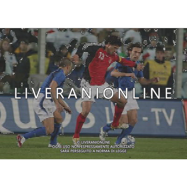 Firenze 01/03/2006 Italia-Germania Amichevole Nella foto: Ballack Michael contro Cannavaro Fabio e Pirlo Andrea.* Ph Gianni Nucci/Agenzia Aldo Liverani