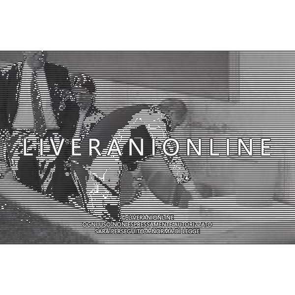 NEG- RETROSPETTIVA GIOVANNI TRAPATTONI ALLENATORE INTER NELLA FOTO GIOVANNI TRAPATTONI NELL’ANNO 1989 IN PANCHINA AG ALDO LIVERANI SAS