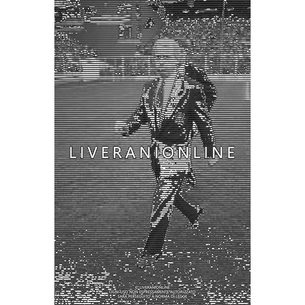 NEG- RETROSPETTIVA GIOVANNI TRAPATTONI ALLENATORE INTER NELLA FOTO GIOVANNI TRAPATTONI NELL’ANNO 1989 ENTRA IN CAMPO AG ALDO LIVERANI SAS