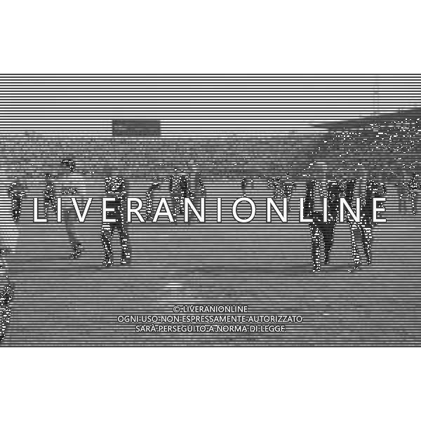 NEG- RETROSPETTIVA GIOVANNI TRAPATTONI ALLENATORE INTER NELLA FOTO GIOVANNI TRAPATTONI NELL’ANNO 1989 ENTRA IN CAMPO AG ALDO LIVERANI SAS