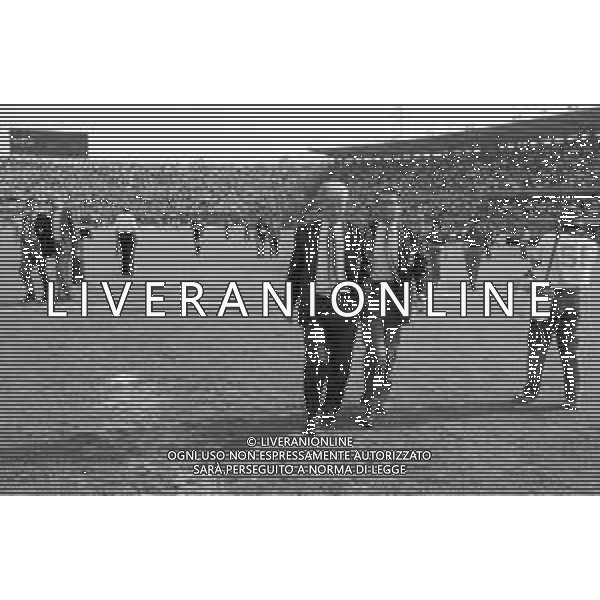 NEG- RETROSPETTIVA GIOVANNI TRAPATTONI ALLENATORE INTER NELLA FOTO GIOVANNI TRAPATTONI NELL’ANNO 1989 ENTRA IN CAMPO AG ALDO LIVERANI SAS