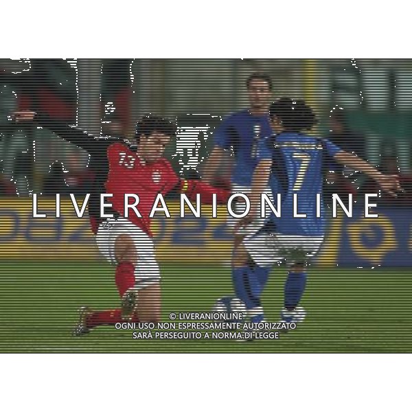 Firenze 01/03/2006 Italia-Germania Amichevole Nella foto: Ballack Michael contro Camoranesi Mauro german.* Ph Gianni Nucci/Agenzia Aldo Liverani