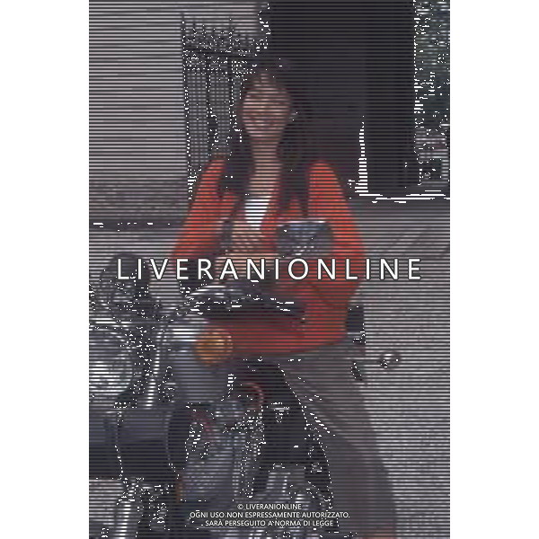 DIAP-RETROSPETTIVA KAY SANDVIK PRESENTATRICE TELEVISIVA E CONDUTTRICE RADIOFONICA NELLA FOTO KAY SANDVIK A MILANO NELL\'ANNO 1991 TRASMISSIONE TELEVISIVA “ PRESSING “ AG ALDO LIVERANI SAS