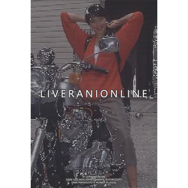 DIAP-RETROSPETTIVA KAY SANDVIK PRESENTATRICE TELEVISIVA E CONDUTTRICE RADIOFONICA NELLA FOTO KAY SANDVIK A MILANO NELL\'ANNO 1991 TRASMISSIONE TELEVISIVA “ PRESSING “ AG ALDO LIVERANI SAS