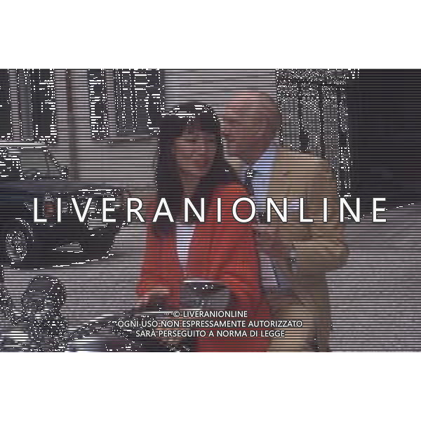 DIAP-RETROSPETTIVA KAY SANDVIK PRESENTATRICE TELEVISIVA E CONDUTTRICE RADIOFONICA NELLA FOTO KAY SANDVIK A MILANO NELL\'ANNO 1991 TRASMISSIONE TELEVISIVA “ PRESSING “ CON RAIMONDO VIIANELLO AG ALDO LIVERANI SAS