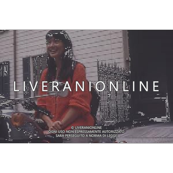 DIAP-RETROSPETTIVA KAY SANDVIK PRESENTATRICE TELEVISIVA E CONDUTTRICE RADIOFONICA NELLA FOTO KAY SANDVIK A MILANO NELL\'ANNO 1991 TRASMISSIONE TELEVISIVA “ PRESSING “ AG ALDO LIVERANI SAS