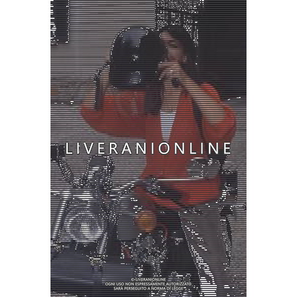 DIAP-RETROSPETTIVA KAY SANDVIK PRESENTATRICE TELEVISIVA E CONDUTTRICE RADIOFONICA NELLA FOTO KAY SANDVIK A MILANO NELL\'ANNO 1991 TRASMISSIONE TELEVISIVA “ PRESSING “ AG ALDO LIVERANI SAS