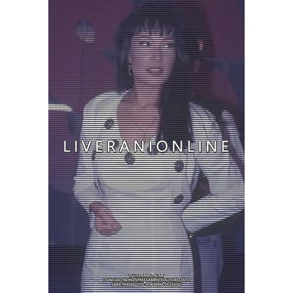 DIAP-RETROSPETTIVA KAY SANDVIK PRESENTATRICE TELEVISIVA E CONDUTTRICE RADIOFONICA NELLA FOTO KAY SANDVIK A MILANO NELL\'ANNO 1991 TRASMISSIONE TELEVISIVA “ PRESSING “ AG ALDO LIVERANI SAS