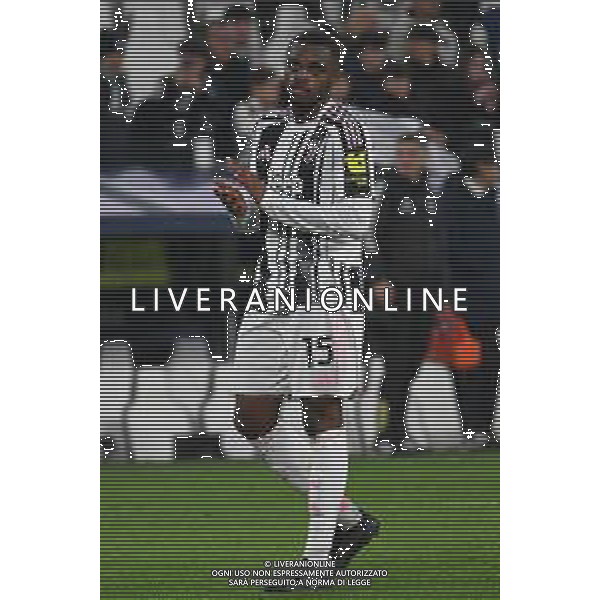 TVPG Juventus FC vs SCP Sporting Lisbona nella foto Pierre Kalulu (Fc Juventus) sotto la curva dopo il match 04-11-2025 Allianz Stadium, Torino (ITA) - Quarta Giornata Champions League 2025/26 ©TVPG Pasquale Golia - AGENZIA ALDO LIVERANI SAS