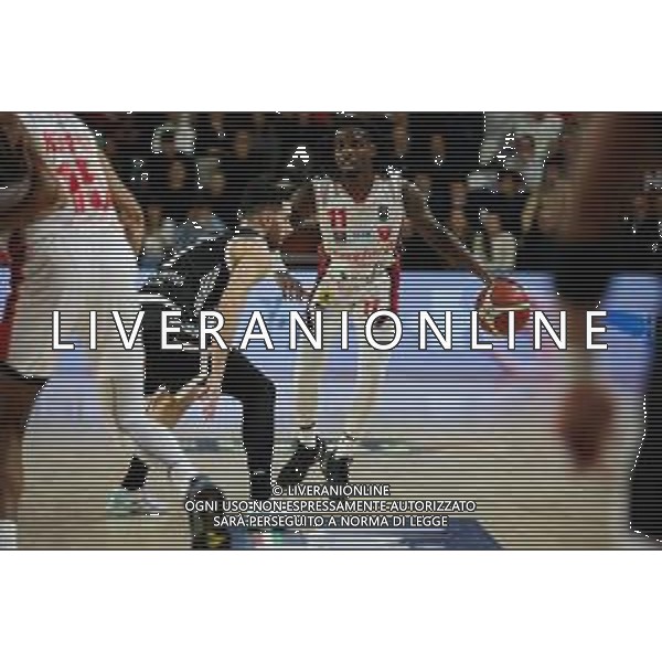 TVRCOR – Varese vs Virtus Bologna – Serie A nella foto IKENNA IROEGBU e LUCA VILDOZA 04-11-2025 VARESE (VA) – Basket Serie A Unipol – Varese vs Virtus Bologna - 6a giornata foto Roberta Corradin/ Agenzia Aldo Liverani sas- AGENZIA ALDO LIVERANI SAS