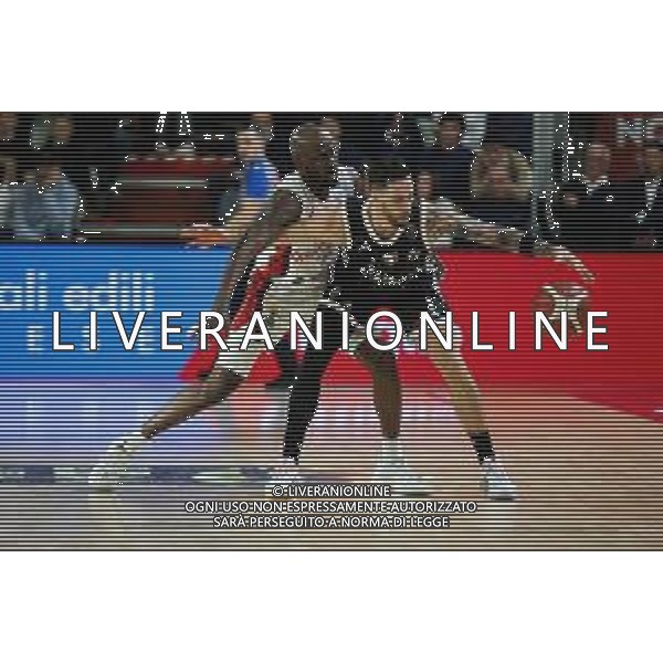TVRCOR – Varese vs Virtus Bologna – Serie A nella foto LUCA VILDOZA e TAZE’ MOORE 04-11-2025 VARESE (VA) – Basket Serie A Unipol – Varese vs Virtus Bologna - 6a giornata foto Roberta Corradin/ Agenzia Aldo Liverani sas- AGENZIA ALDO LIVERANI SAS