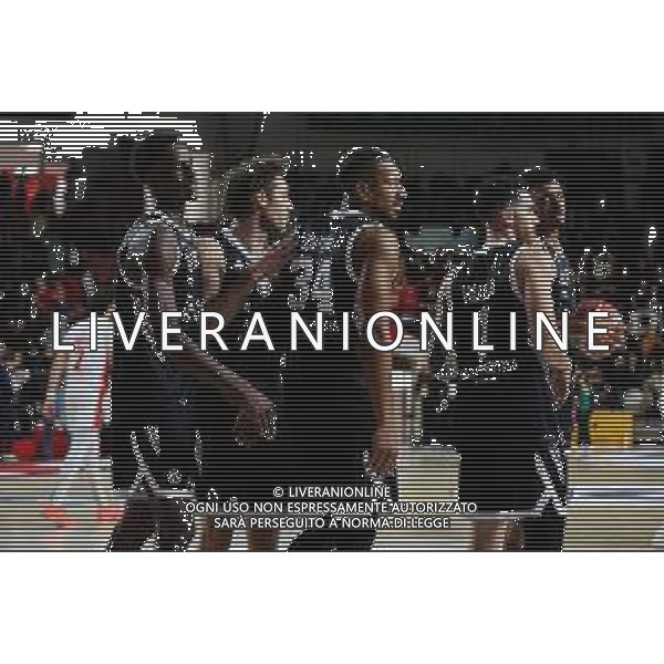 TVRCOR – Varese vs Virtus Bologna – Serie A nella foto esultanza Virtus Bologna dopo la vittoria, SALIOU NIANG e KARIM JALLOW DEU 04-11-2025 VARESE (VA) – Basket Serie A Unipol – Varese vs Virtus Bologna - 6a giornata foto Roberta Corradin/ Agenzia Aldo Liverani sas- AGENZIA ALDO LIVERANI SAS