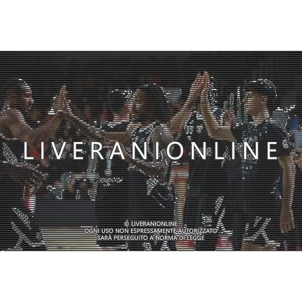 TVRCOR – Varese vs Virtus Bologna – Serie A nella foto esultanza Virtus Bologna dopo la vittoria, SALIOU NIANG e KARIM JALLOW DEU 04-11-2025 VARESE (VA) – Basket Serie A Unipol – Varese vs Virtus Bologna - 6a giornata foto Roberta Corradin/ Agenzia Aldo Liverani sas- AGENZIA ALDO LIVERANI SAS