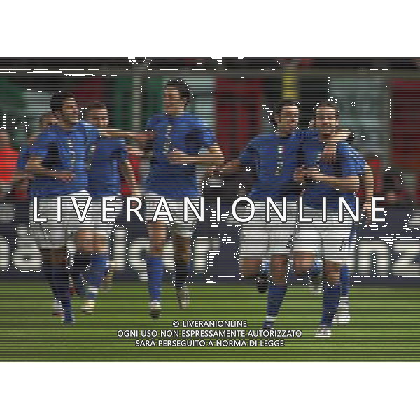 Firenze 01/03/2006 Italia-Germania Amichevole Nella foto: Gioia Gilardino Alberto dopo il gol del 1-0.* Ph Gianni Nucci/Agenzia Aldo Liverani