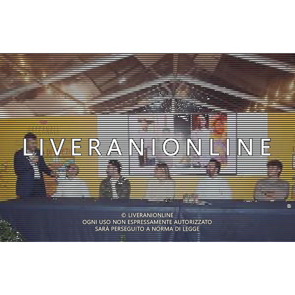 IMOLA 05 11 2025 BACCANALE 2025 "DENTRO E FUORI MENU-CHIARA MACI BLOGGER,SCRITTRICE,RACCONTA I PROTAGONISTI DEL GUSTO" DIALOGA CON I RISTORATORI PIZZAIOLI,PASTICCERI.PRESENTI MAX MASCIA E SEBASTIAN CARIDI NELLA FOTO SINDACO MARCO PANIERI APRE LA SERATA CON CHIARA MACI FOTO GIANNI SANNA-AG ALDO LIVERANI SAS