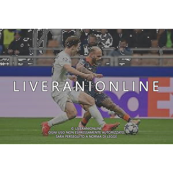 Inter vs Kairat Almaty nella foto Alexandr Shirobokov (Kairat Almaty) e Federico Dimarco (Inter) Milano 05-11-2025 Stadio Giuseppe Meazza - San Siro Inter vs Kairat Almaty UEFA Champions League fase a girone unico - 4a giornata foto Roberto Garavaglia/Agenzia Aldo Liverani sas