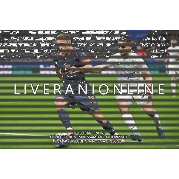 Inter vs Kairat Almaty nella foto Davide Frattesi (Inter) e Luis Mata (Kairat Almaty) Milano 05-11-2025 Stadio Giuseppe Meazza - San Siro Inter vs Kairat Almaty UEFA Champions League fase a girone unico - 4a giornata foto Roberto Garavaglia/Agenzia Aldo Liverani sas