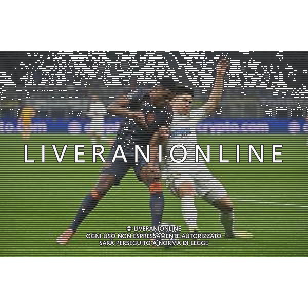 Inter vs Kairat Almaty nella foto Denzel Dumfries (Inter) e Dastan Satpayev (Kairat Almaty) Milano 05-11-2025 Stadio Giuseppe Meazza - San Siro Inter vs Kairat Almaty UEFA Champions League fase a girone unico - 4a giornata foto Roberto Garavaglia/Agenzia Aldo Liverani sas