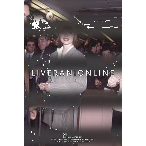 DIAP-RETROSPETTIVA ISABELLA ROSSELLINI ATTRICE NELLA FOTO ISABELLA ROSSELLINI A MILANO ALLA PRESENTAZIONE DEL NUOVO PROFOFUMO DELLA LANCOME “ TRESOR“ NELL\'ANNO 1991 AG ALDO LIVERANI SAS