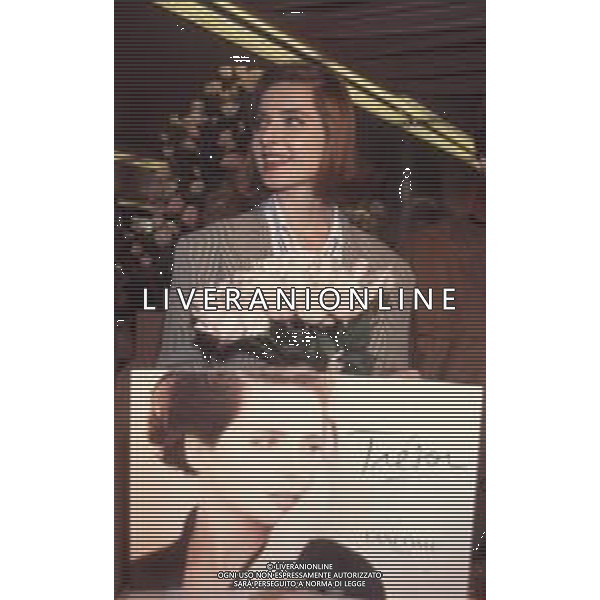 DIAP-RETROSPETTIVA ISABELLA ROSSELLINI ATTRICE NELLA FOTO ISABELLA ROSSELLINI A MILANO ALLA PRESENTAZIONE DEL NUOVO PROFOFUMO DELLA LANCOME “ TRESOR“ NELL\'ANNO 1991 AG ALDO LIVERANI SAS