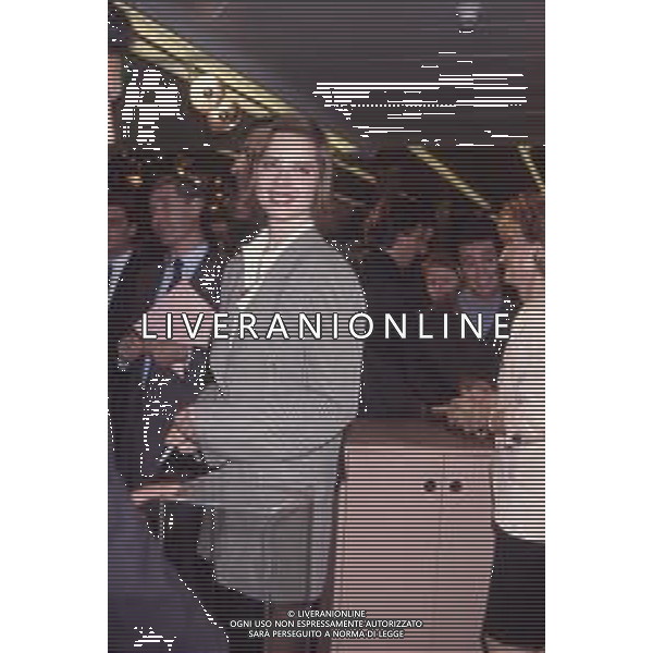 DIAP-RETROSPETTIVA ISABELLA ROSSELLINI ATTRICE NELLA FOTO ISABELLA ROSSELLINI A MILANO ALLA PRESENTAZIONE DEL NUOVO PROFOFUMO DELLA LANCOME “ TRESOR“ NELL\'ANNO 1991 AG ALDO LIVERANI SAS