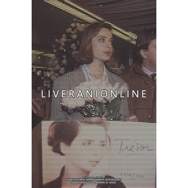 DIAP-RETROSPETTIVA ISABELLA ROSSELLINI ATTRICE NELLA FOTO ISABELLA ROSSELLINI A MILANO ALLA PRESENTAZIONE DEL NUOVO PROFOFUMO DELLA LANCOME “ TRESOR“ NELL\'ANNO 1991 AG ALDO LIVERANI SAS