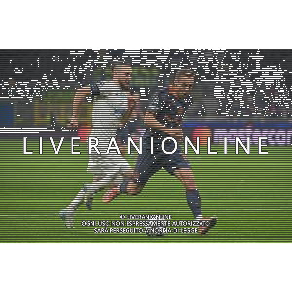 Inter vs Kairat Almaty nella foto il contatto in area tra Ofri Arad (Kairat Almaty) e Davide Frattesi (Inter) giudicato regolare da arbitro e VAR Milano 05-11-2025 Stadio Giuseppe Meazza - San Siro Inter vs Kairat Almaty UEFA Champions League fase a girone unico - 4a giornata foto Roberto Garavaglia/Agenzia Aldo Liverani sas