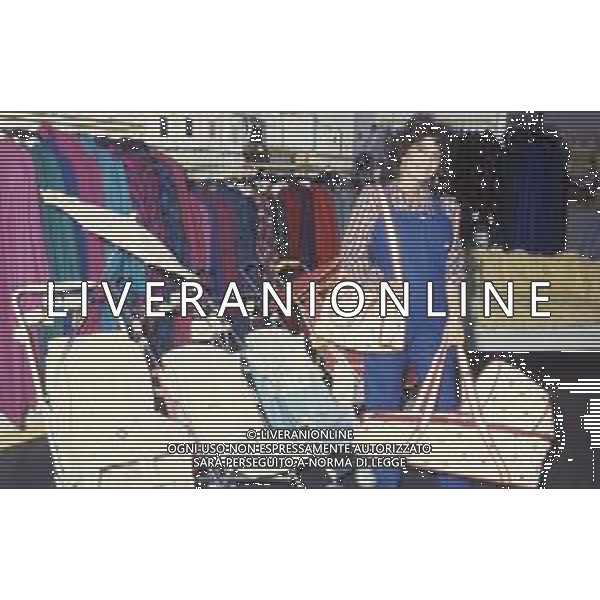 DIAP-RETROSPETTIVA ROBERTA MANFREDI ATTRICE NELLA FOTO ROBERTA MANFREDI A ROMA NELL\'ANNO 1986 FOTO EDGARDO DELLA SCORCIOSA-AG ALDO LIVERANI SAS