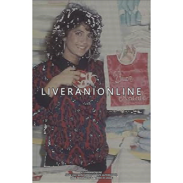 DIAP-RETROSPETTIVA ROBERTA MANFREDI ATTRICE NELLA FOTO ROBERTA MANFREDI A ROMA NELL\'ANNO 1986 FOTO EDGARDO DELLA SCORCIOSA-AG ALDO LIVERANI SAS