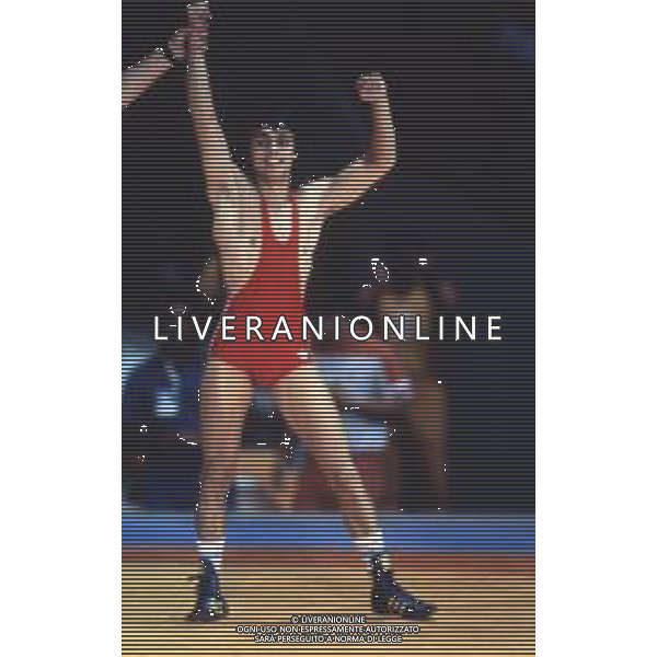 DIAP-RETROSPETTIVA VINCENZO MAENZA LOTTATORE NELLA FOTO VINCENZO MAENZA PARTECIPA ALLE OLIMPIADI DI LOS ANGELES 1984 ARCHIVIO DFP-AG ALDO LIVERANI SAS