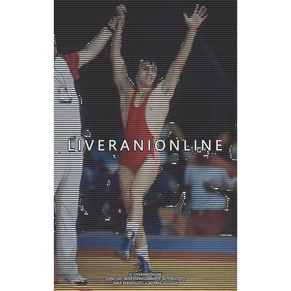 DIAP-RETROSPETTIVA VINCENZO MAENZA LOTTATORE NELLA FOTO VINCENZO MAENZA PARTECIPA ALLE OLIMPIADI DI LOS ANGELES 1984 ARCHIVIO DFP-AG ALDO LIVERANI SAS
